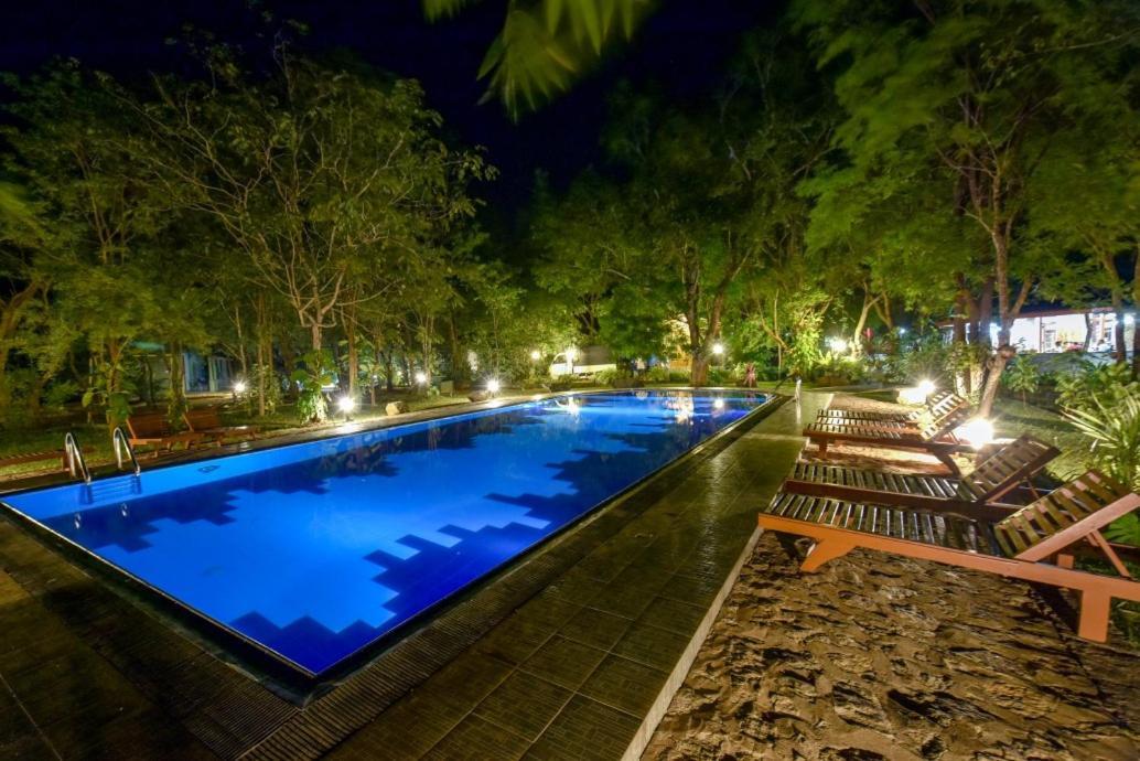 Jays Holiday Resort Habarana Extérieur photo